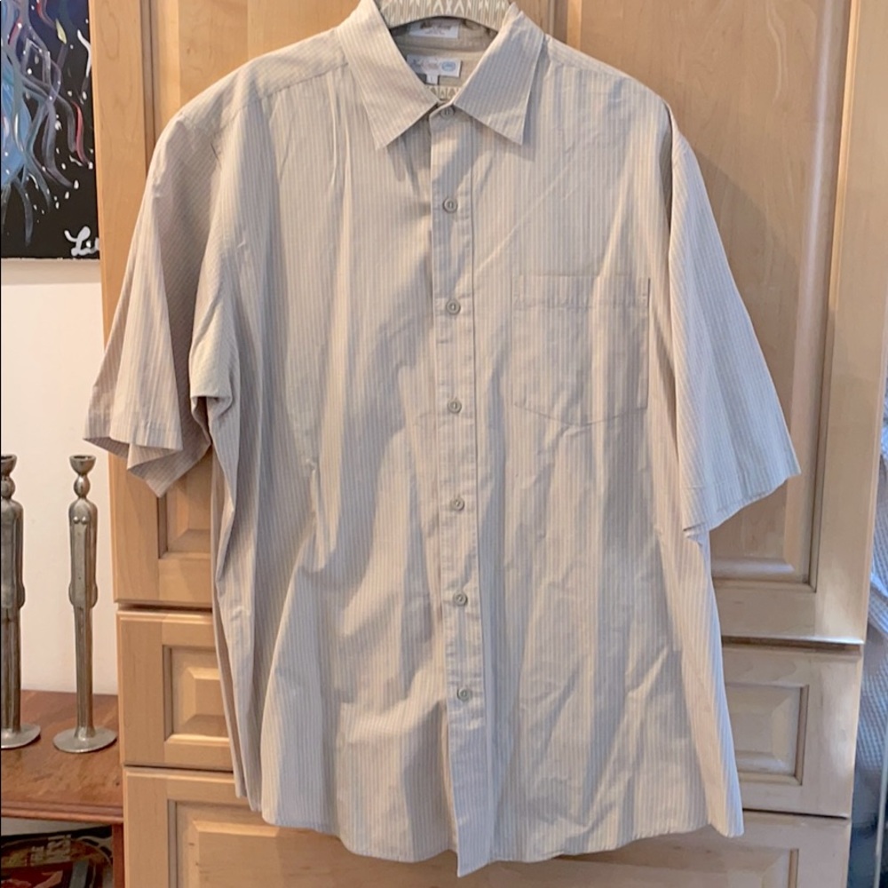 Men's Ecko Unlimited button down shirt
